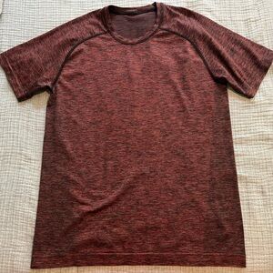 Lululemon Athletica Red Short Sleeve Tee